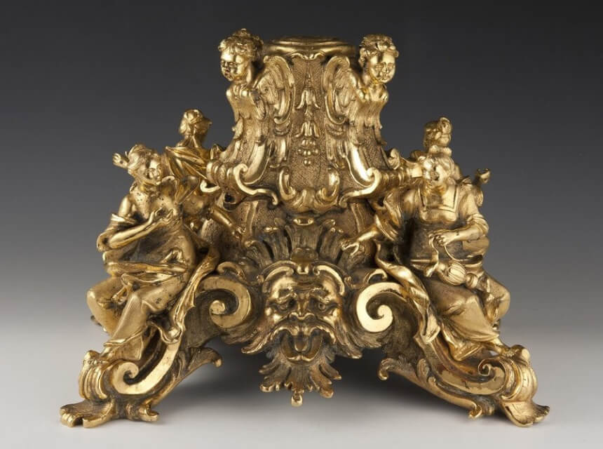 Reggicero in bronzo dorato con allegorie delle Virtù Cardinali – Oggetti d’arte, Longari Arte Milano